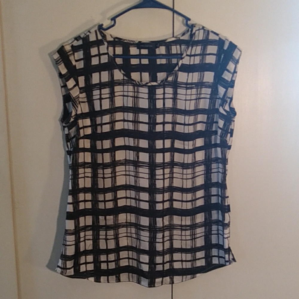 Black and White Blouse Sz M